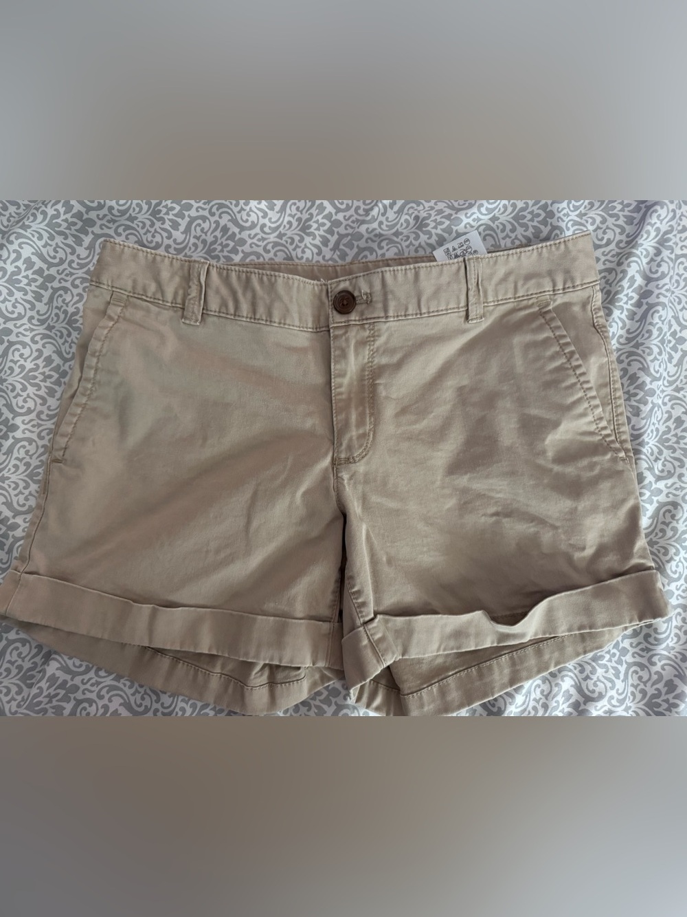 Banana Republic women’s size 4 Tan Flat-Front women’s Shorts